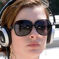 Anne Hathaway Oliver Peoples