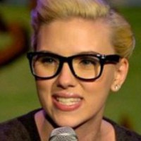 Scarlett Johansson Ray Ban